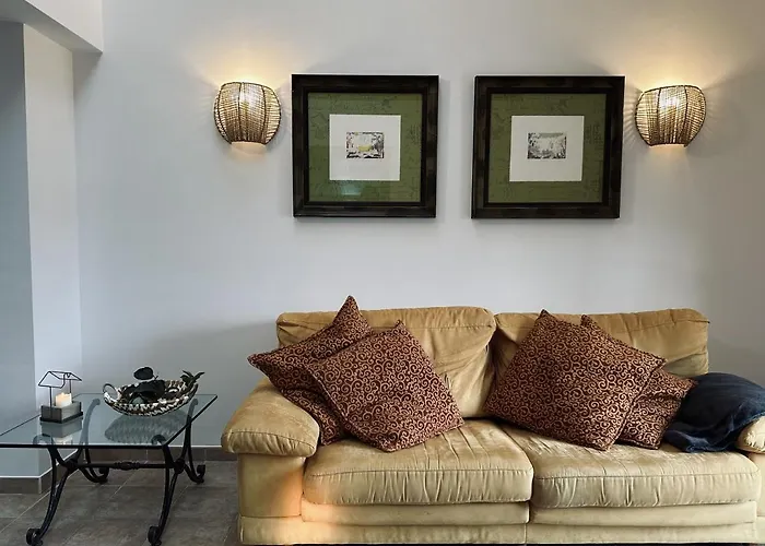 La Casa Vieja - 12010 * אחו